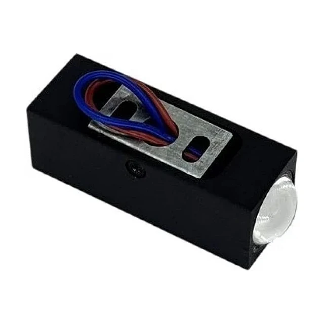Светильник TruEnergy 27004 фасадный черный 25*25*83 мм Светильник TruEnergy 27004 фасадный черный 25*25*83 мм